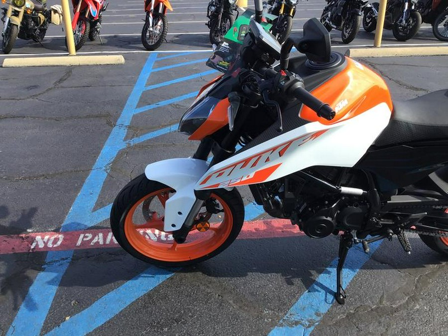 2024 KTM 250 Duke