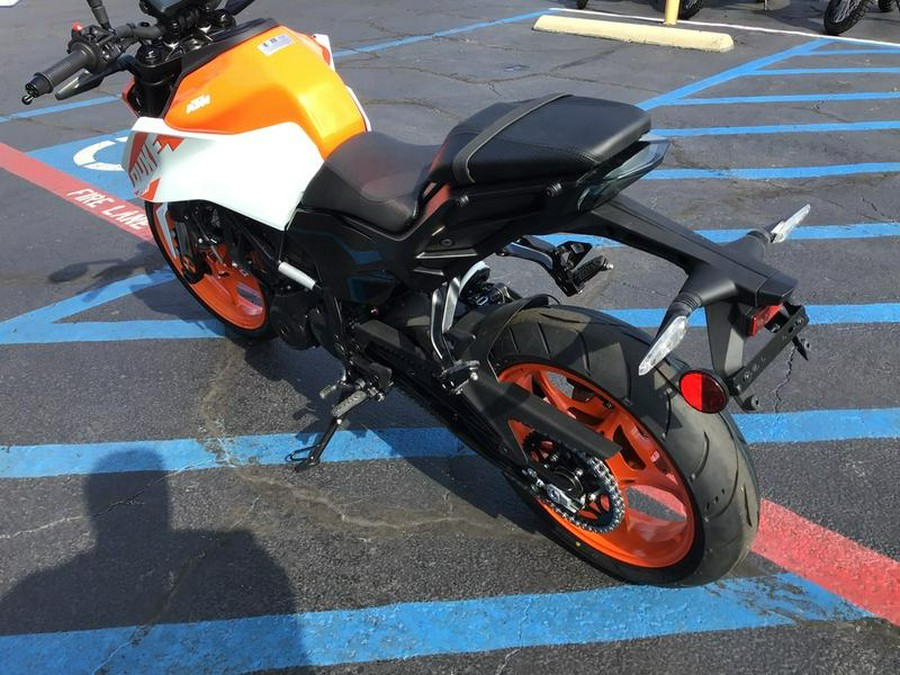 2024 KTM 250 Duke