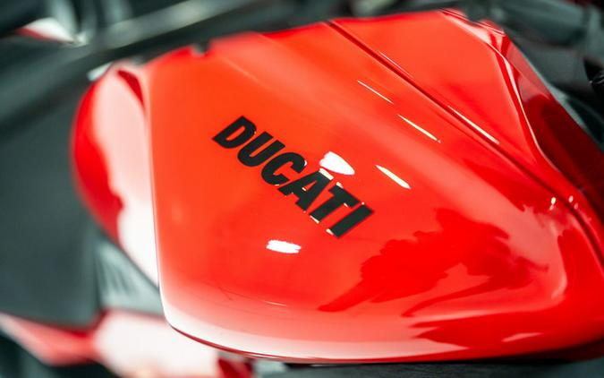 2026 Ducati Diavel V4 Red