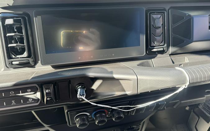 2026 Can-Am Defender MAX Limited HD11