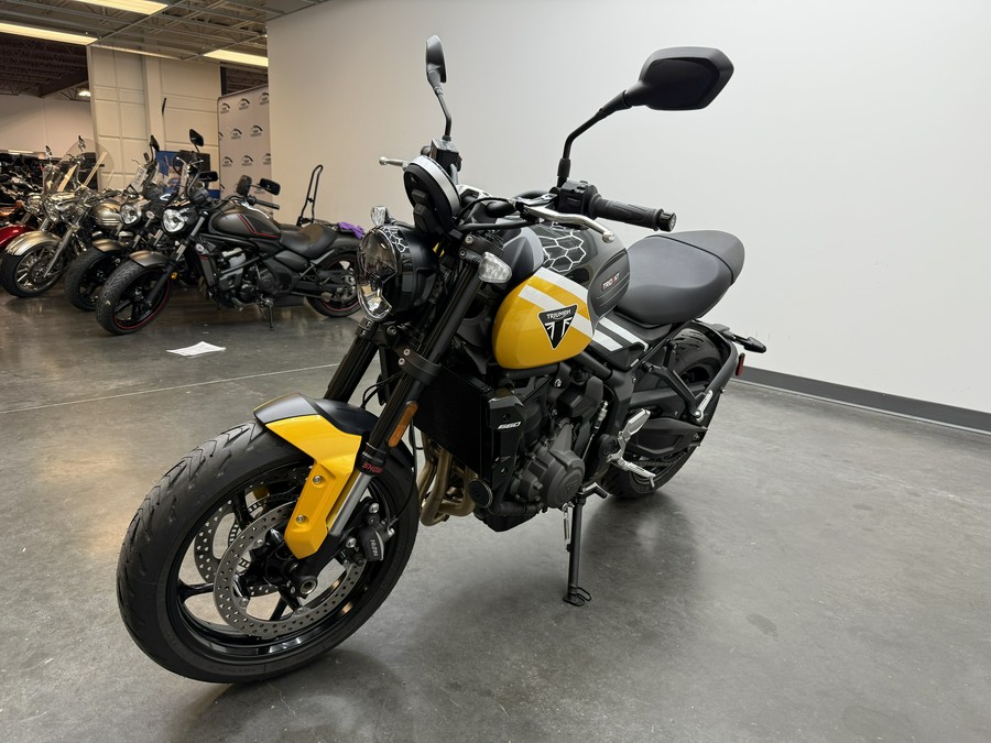 2025 Triumph Trident 660