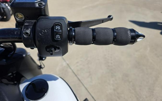 2021 Indian Motorcycle® Springfield ® Dark Horse® White Smoke