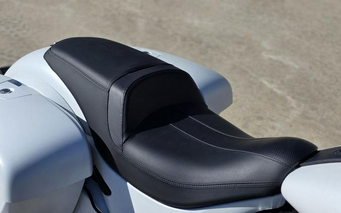 2021 Indian Motorcycle® Springfield ® Dark Horse® White Smoke