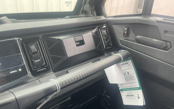 2026 Can-Am Defender MAX Limited HD11