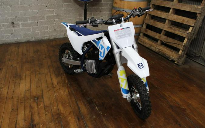 2024 Husqvarna® EE 3