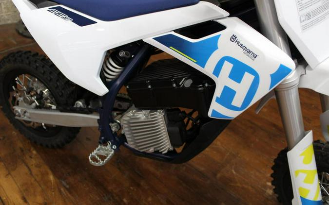 2024 Husqvarna® EE 3