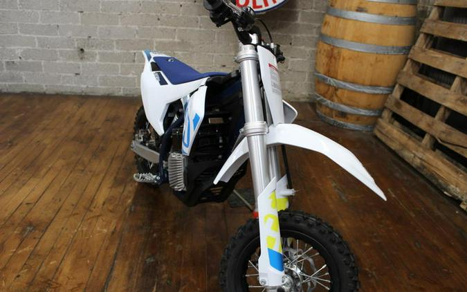 2024 Husqvarna® EE 3