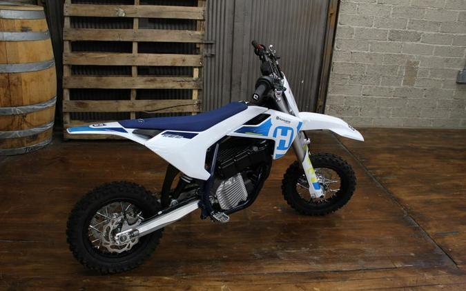 2024 Husqvarna® EE 3