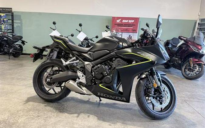 2026 Honda CBR650R E-Clutch