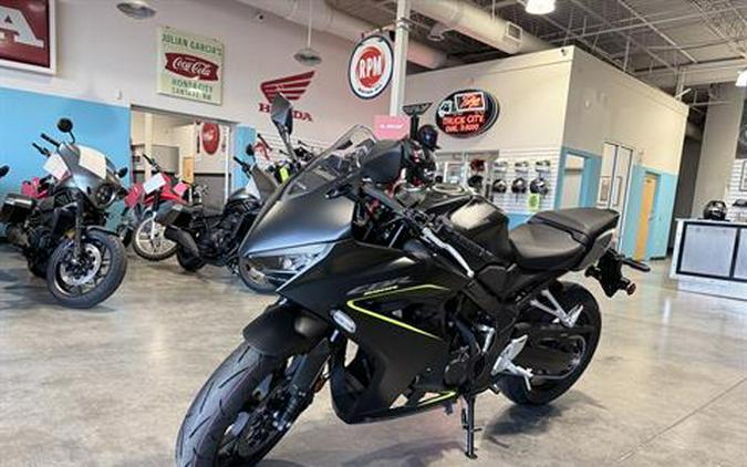 2026 Honda CBR650R E-Clutch