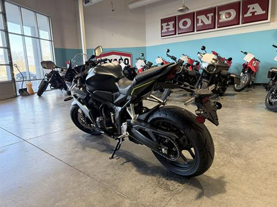 2026 Honda CBR650R E-Clutch