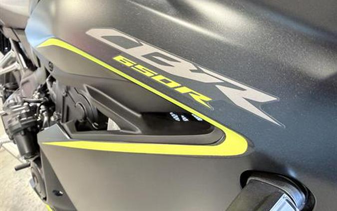 2026 Honda CBR650R E-Clutch