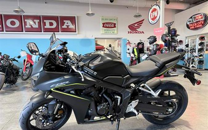 2026 Honda CBR650R E-Clutch