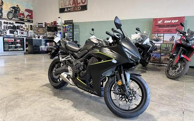 2026 Honda CBR650R E-Clutch