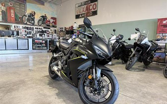 2026 Honda CBR650R E-Clutch