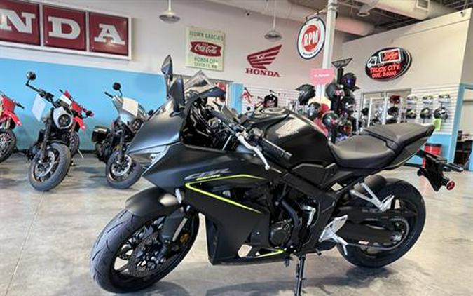 2026 Honda CBR650R E-Clutch