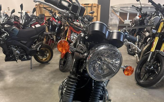 2025 Triumph BONNEVILLE T120