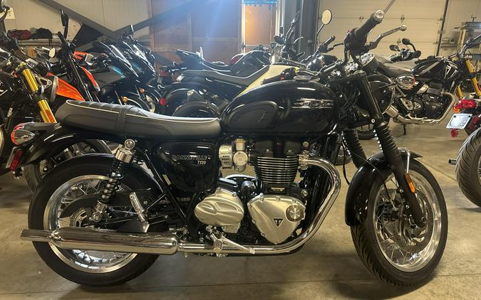 2025 Triumph BONNEVILLE T120