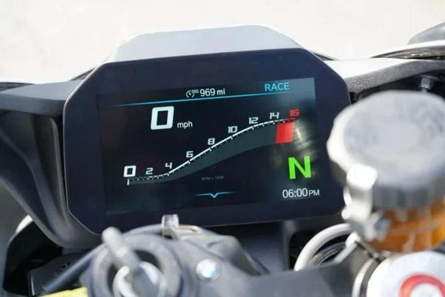 2026 BMW M1000RR Light White/M Motorsport (Carbon Wheels)