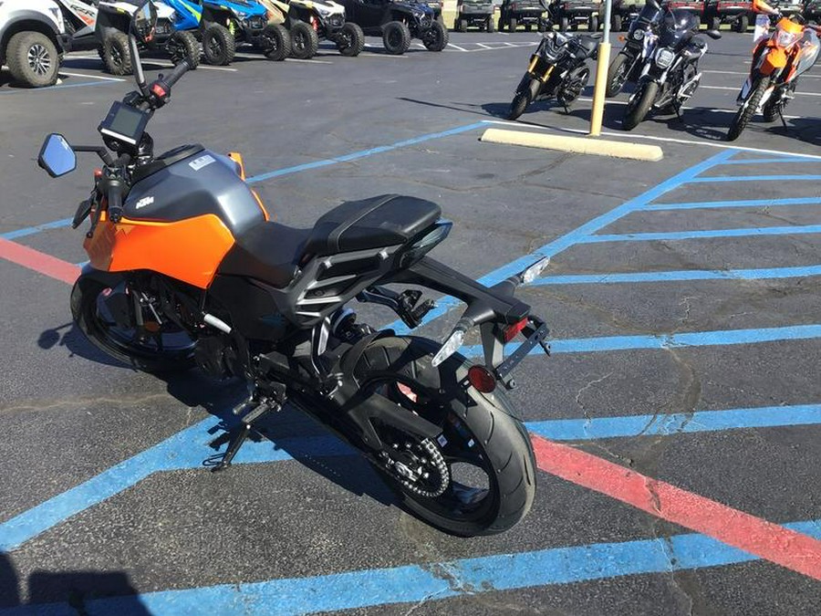 2024 KTM 250 Duke