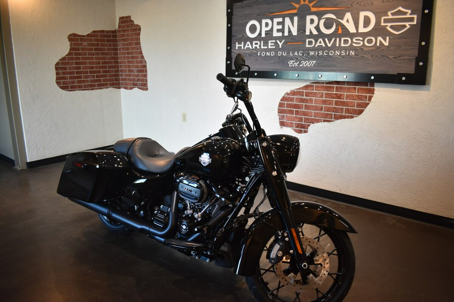 2025 Harley-Davidson® Road King® Special Vivid Black