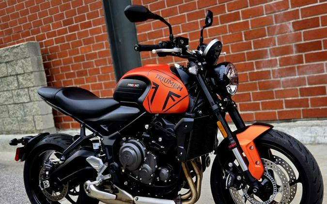 2023 Triumph Trident 660 Matte Baja Orange / Matte Storm Grey