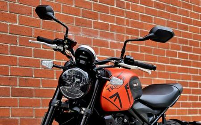 2023 Triumph Trident 660 Matte Baja Orange / Matte Storm Grey
