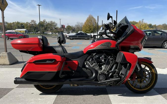 2023 Indian Challenger Dark Horse