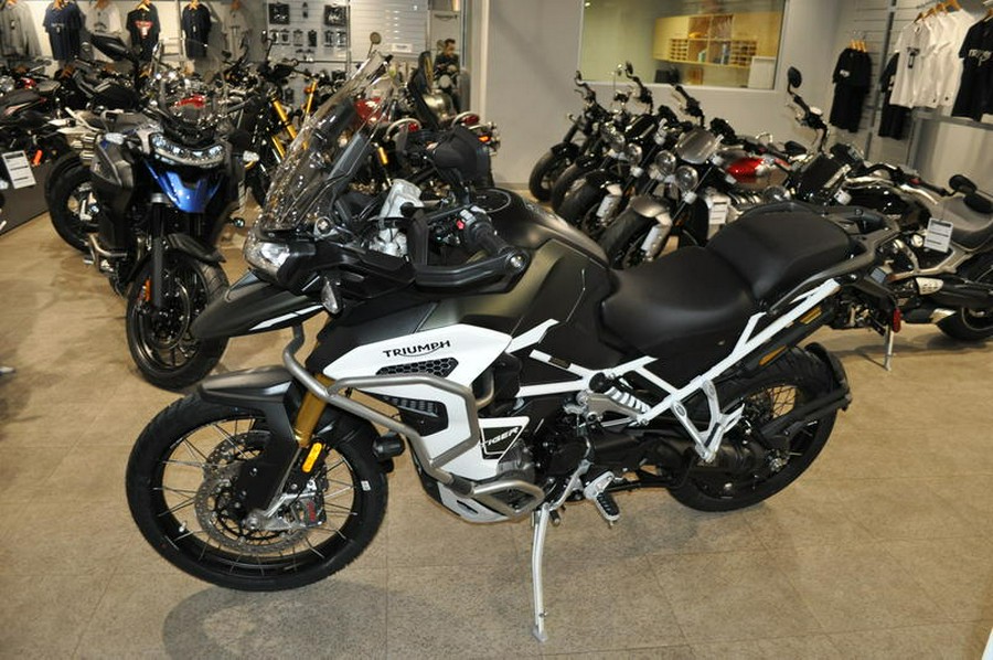 2023 Triumph Tiger 1200 Rally Explorer - Matt Khaki Green