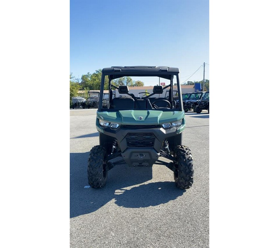 2025 Can-Am Defender DPS HD10
