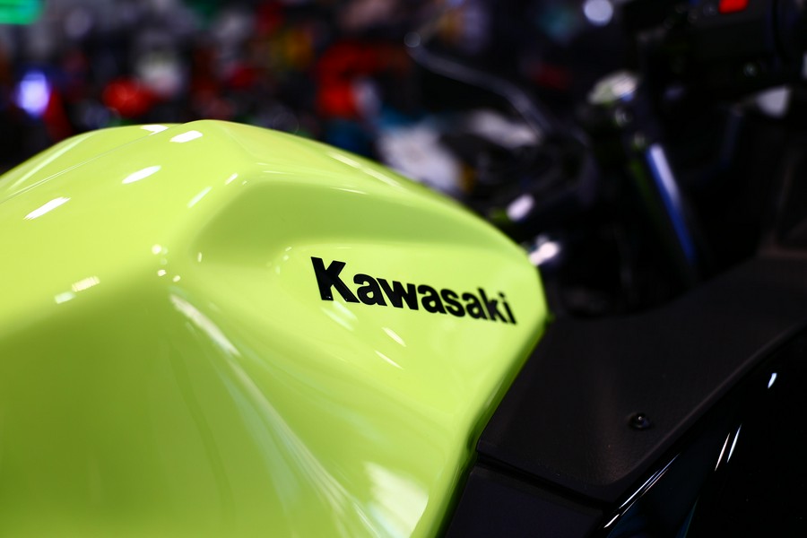 2026 Kawasaki Ninja 500 SE ABS Metallic Yellowish GreenEbony