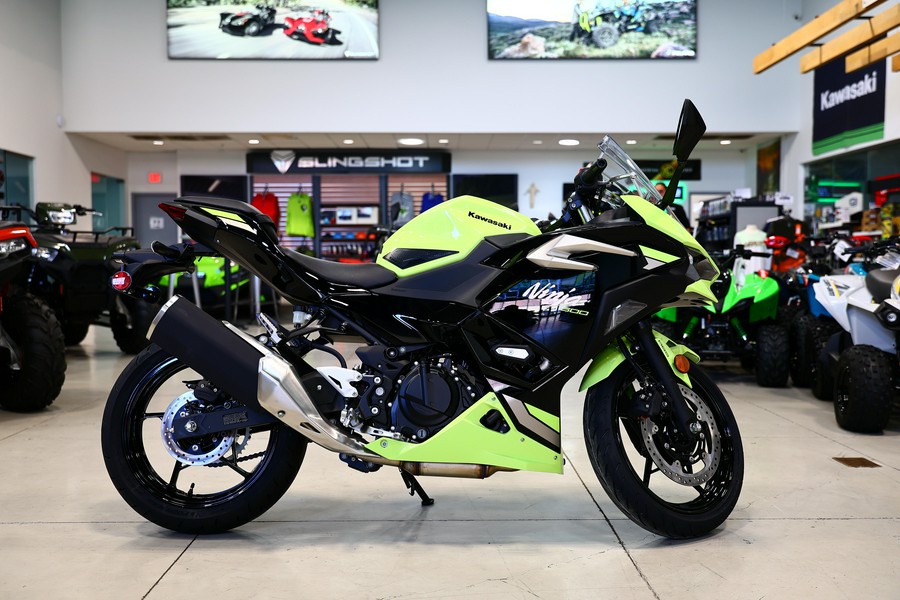 2026 Kawasaki Ninja 500 SE ABS Metallic Yellowish GreenEbony