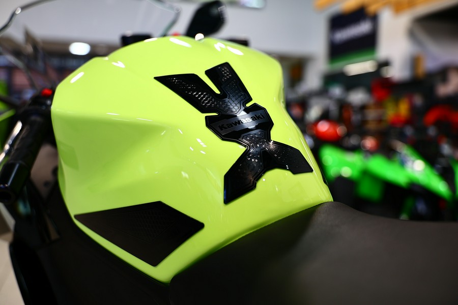 2026 Kawasaki Ninja 500 SE ABS Metallic Yellowish GreenEbony
