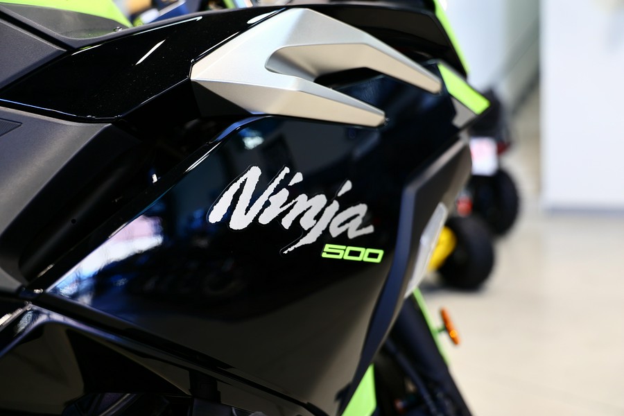2026 Kawasaki Ninja 500 SE ABS Metallic Yellowish GreenEbony