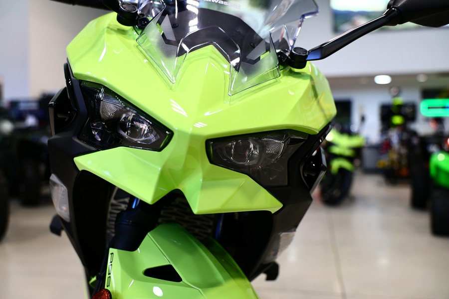 2026 Kawasaki Ninja 500 SE ABS Metallic Yellowish GreenEbony