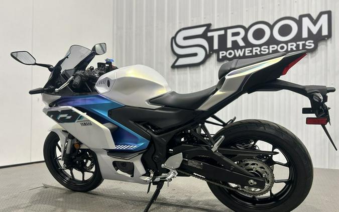 2025 Yamaha YZF-R3 R3