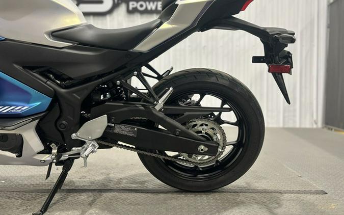 2025 Yamaha YZF-R3 R3