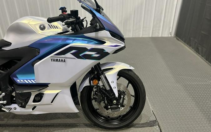 2025 Yamaha YZF-R3 R3