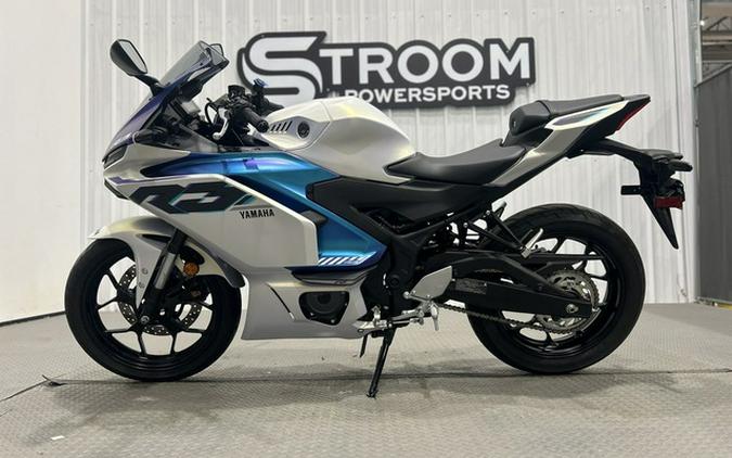 2025 Yamaha YZF-R3 R3