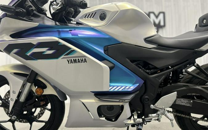 2025 Yamaha YZF-R3 R3