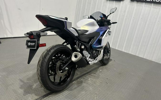 2025 Yamaha YZF-R3 R3