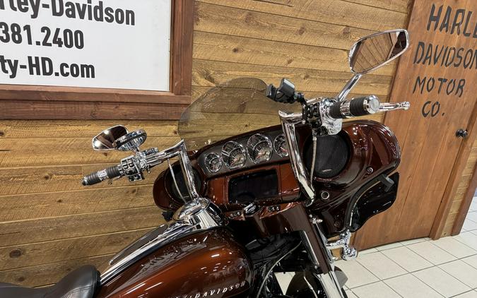 2019 Harley-Davidson® CVO™ Limited Auburn Sunglo & Black Hole with Rich Bourbon FLHTKSE
