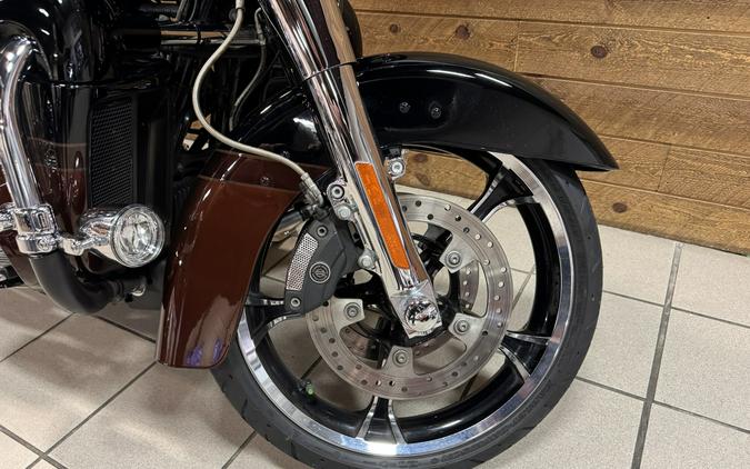 2019 Harley-Davidson® CVO™ Limited Auburn Sunglo & Black Hole with Rich Bourbon FLHTKSE