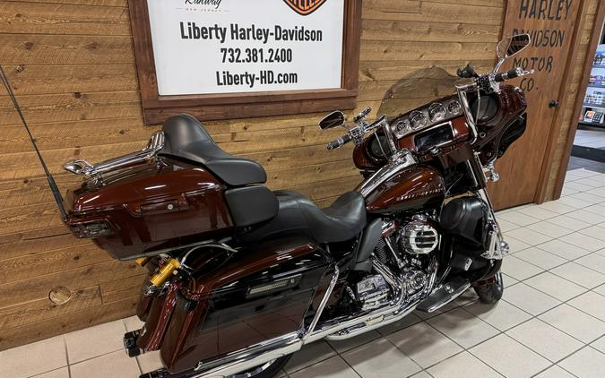 2019 Harley-Davidson® CVO™ Limited Auburn Sunglo & Black Hole with Rich Bourbon FLHTKSE