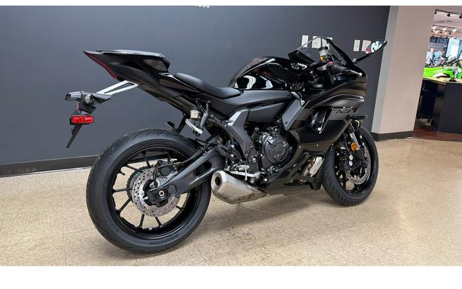 2025 Yamaha YZF R7
