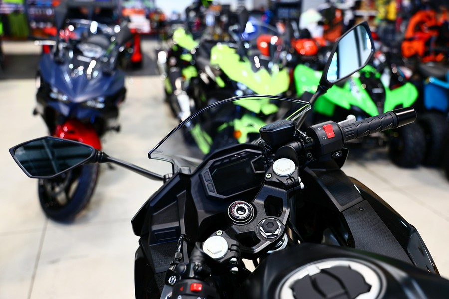 2026 Kawasaki Ninja 500 Metallic Flat Spark BlackMetallic Spark Black