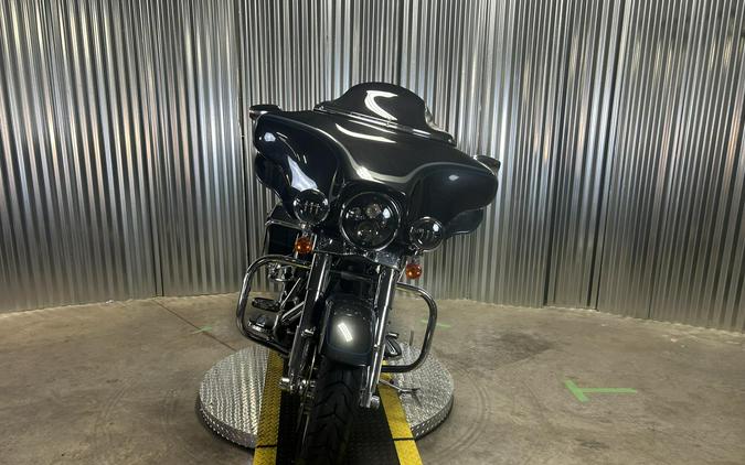 2013 Harley-Davidson CVO Ultra Classic Electra Glide DIAMND/OBSIDIAN W/ PINSTRIP