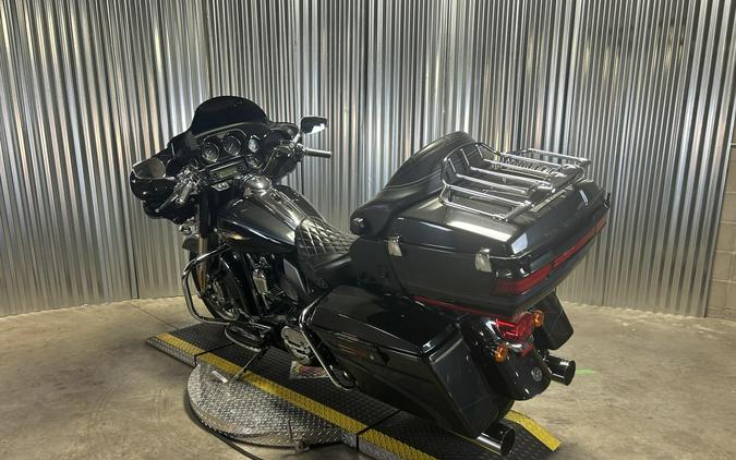 2013 Harley-Davidson CVO Ultra Classic Electra Glide DIAMND/OBSIDIAN W/ PINSTRIP