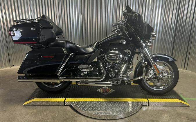 2013 Harley-Davidson CVO Ultra Classic Electra Glide DIAMND/OBSIDIAN W/ PINSTRIP