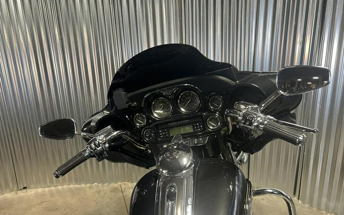 2013 Harley-Davidson CVO Ultra Classic Electra Glide DIAMND/OBSIDIAN W/ PINSTRIP
